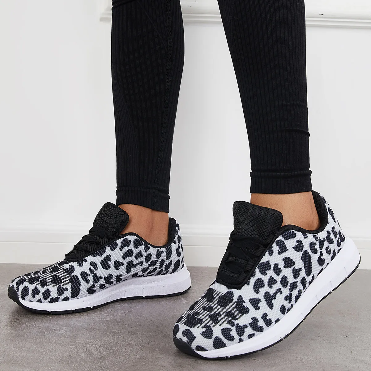 Lightweight Lace Up Athletic Sneakers Flat Running Shoes sold by Tinstree product image thumbnail 3