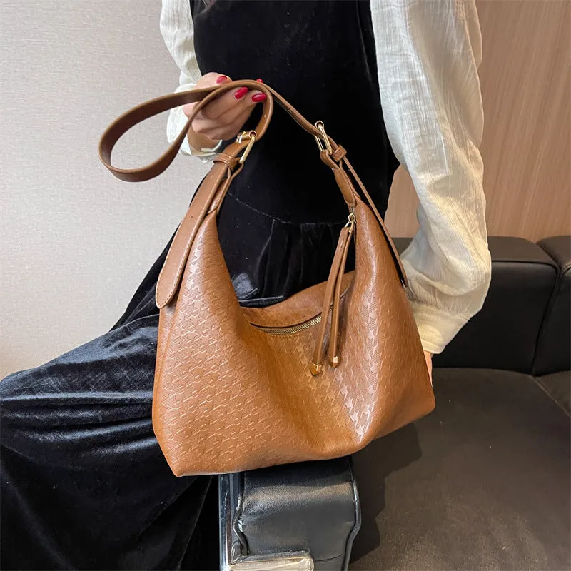 Minimalist Large Capacity Hobo Bag Simple Crossbody Bag All-Match Shoulder Bag sold by Tinstree product image thumbnail 5
