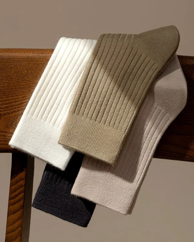 39% Merino Wool Antibacterial Deodorant Sweat Absorbing Mid-Tube Socks made by Biggmans