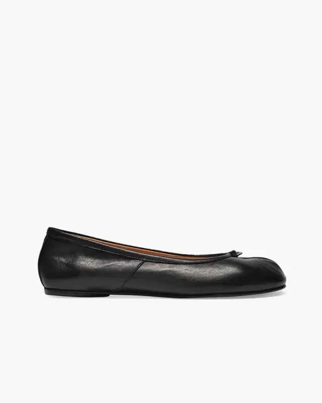Midnight Tabi Elegance Split-Toe Leather Flats sold by Larosa