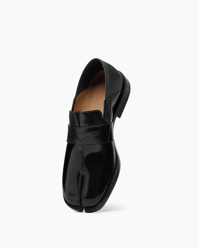 Women's Avant-Garde Glossy Split-Toe Loafer made by Larosa