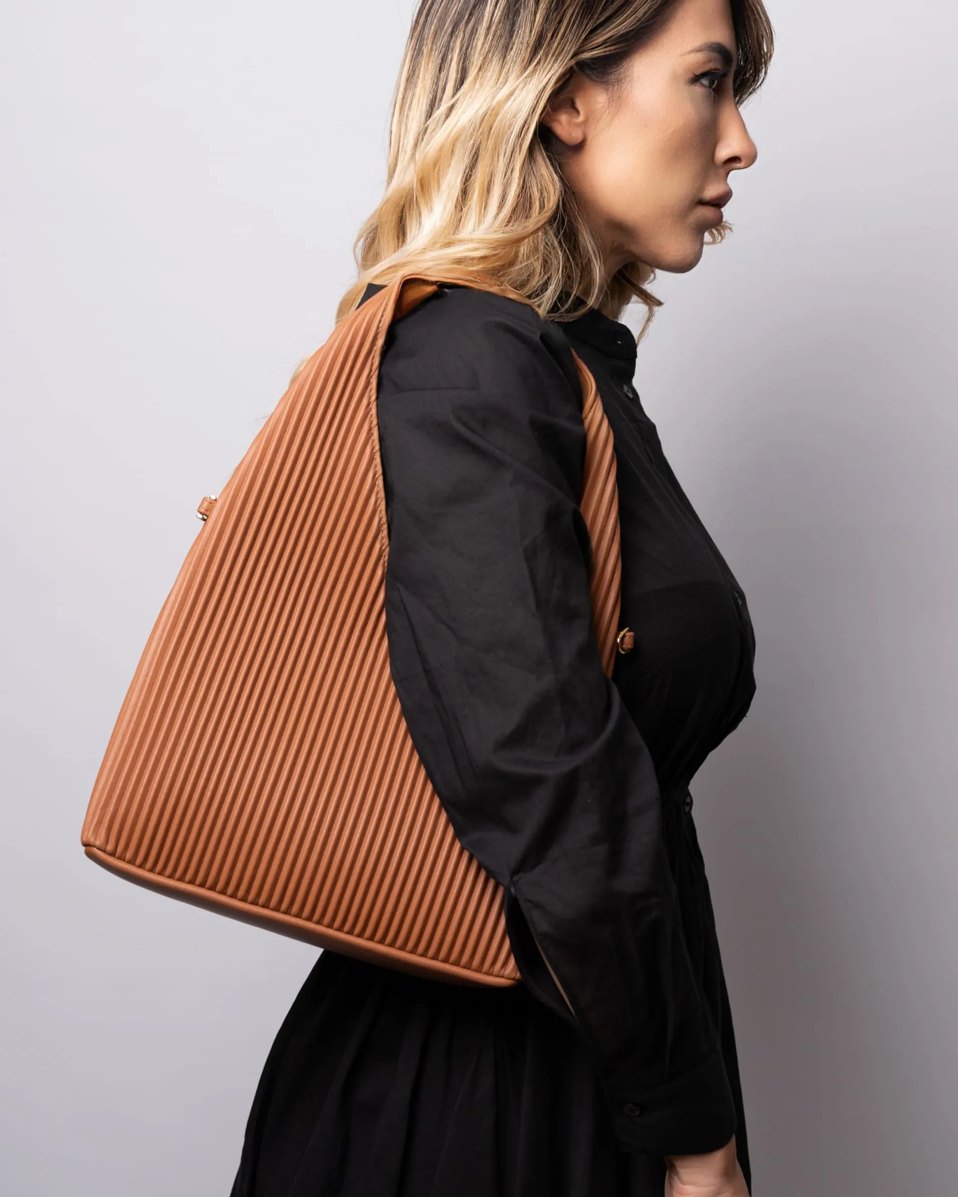 AMELIE Leather Nappa Leather sold by MADBAG product image thumbnail 2