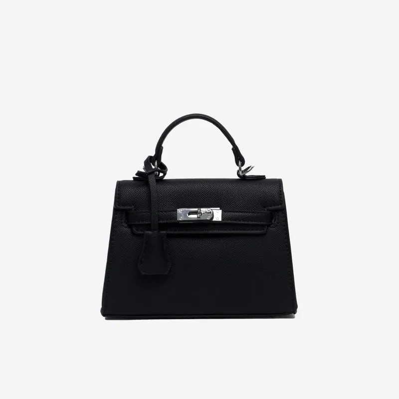 Artèa sold by MADBAG