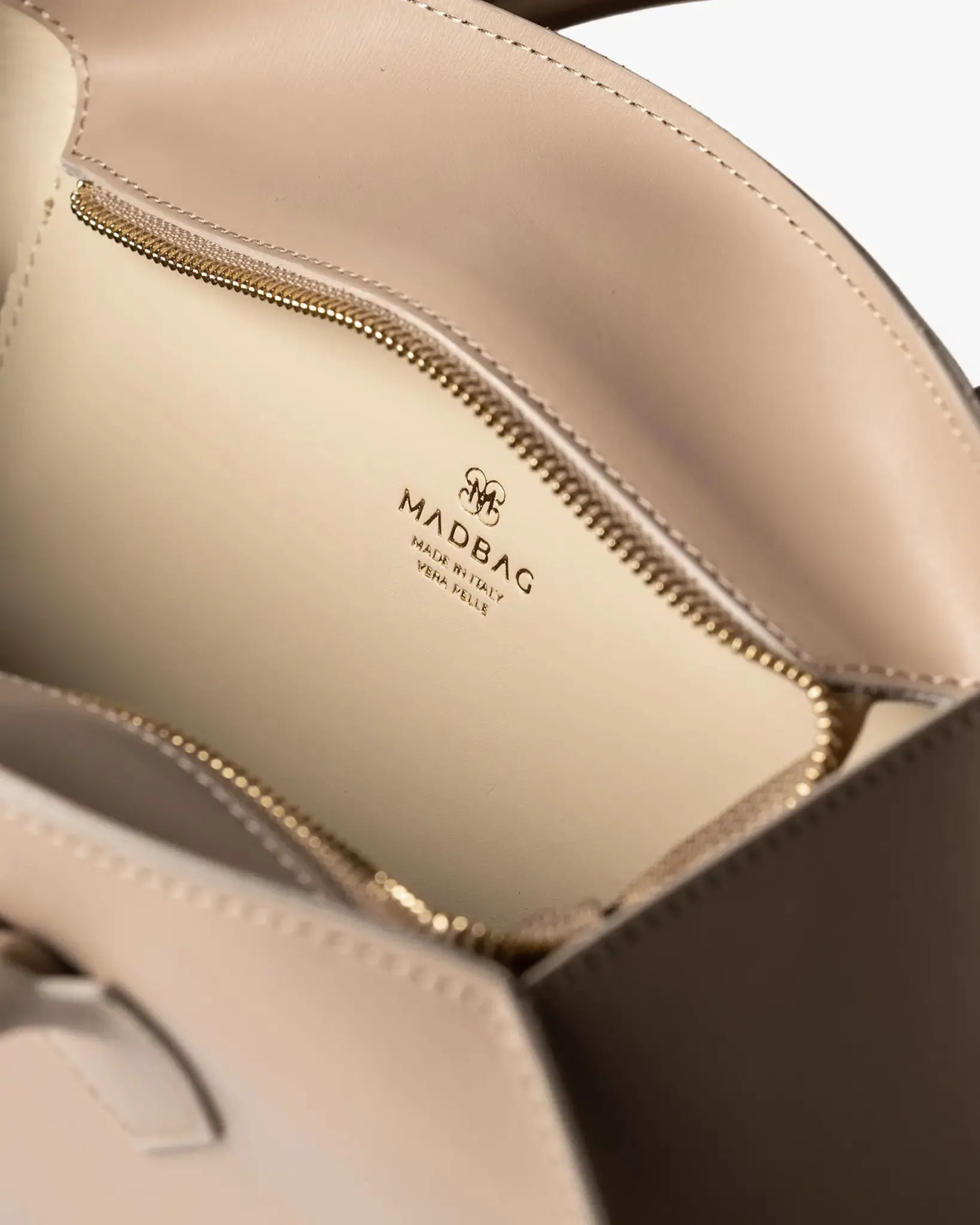 BASSOTTO in Leather Beige sold by MADBAG product image thumbnail 3