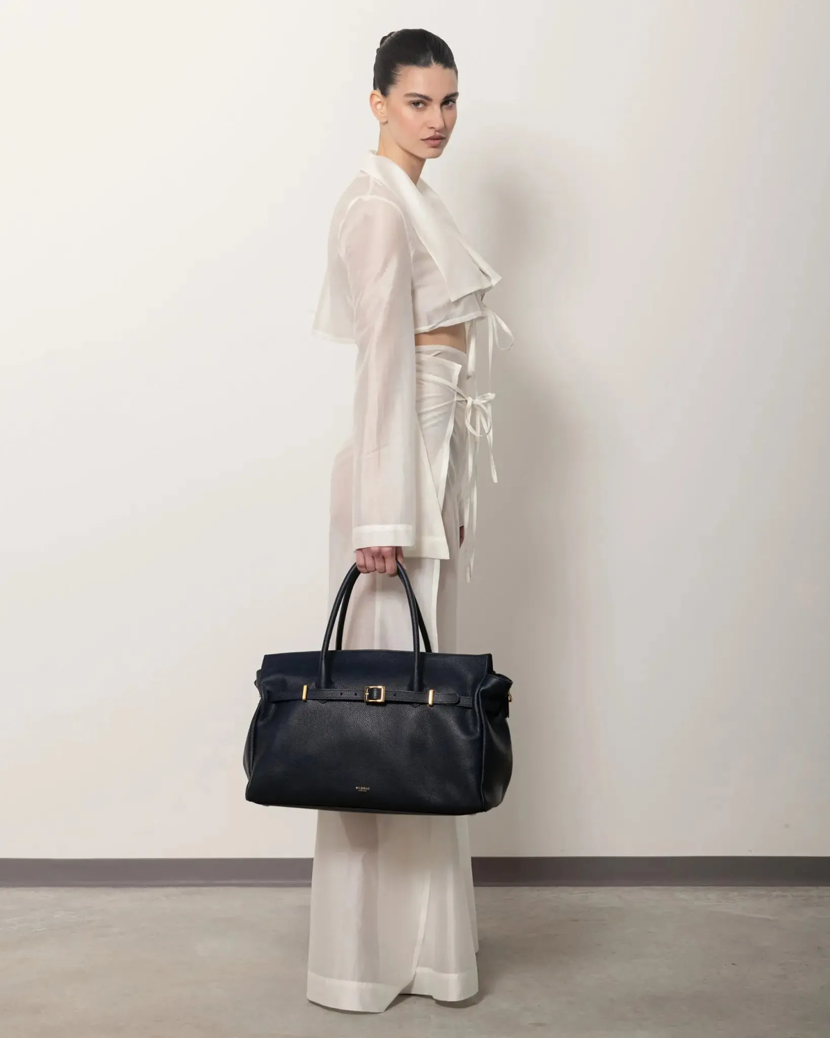 BELLUCCI Tote in Dollar-Grain Leather Blue sold by MADBAG product image thumbnail 4