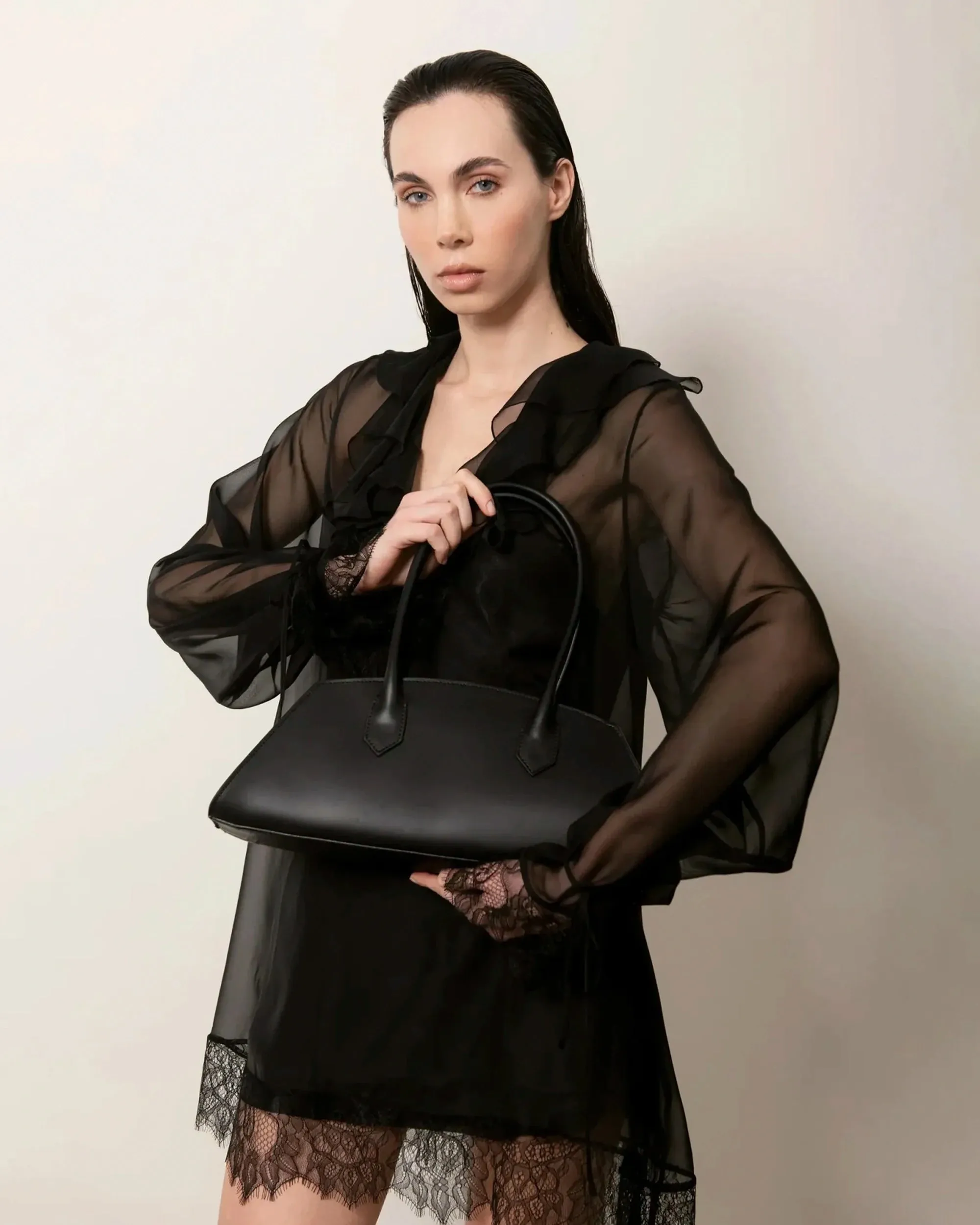 BASSOTTO in leather Black – Refined Edition sold by MADBAG product image thumbnail 4