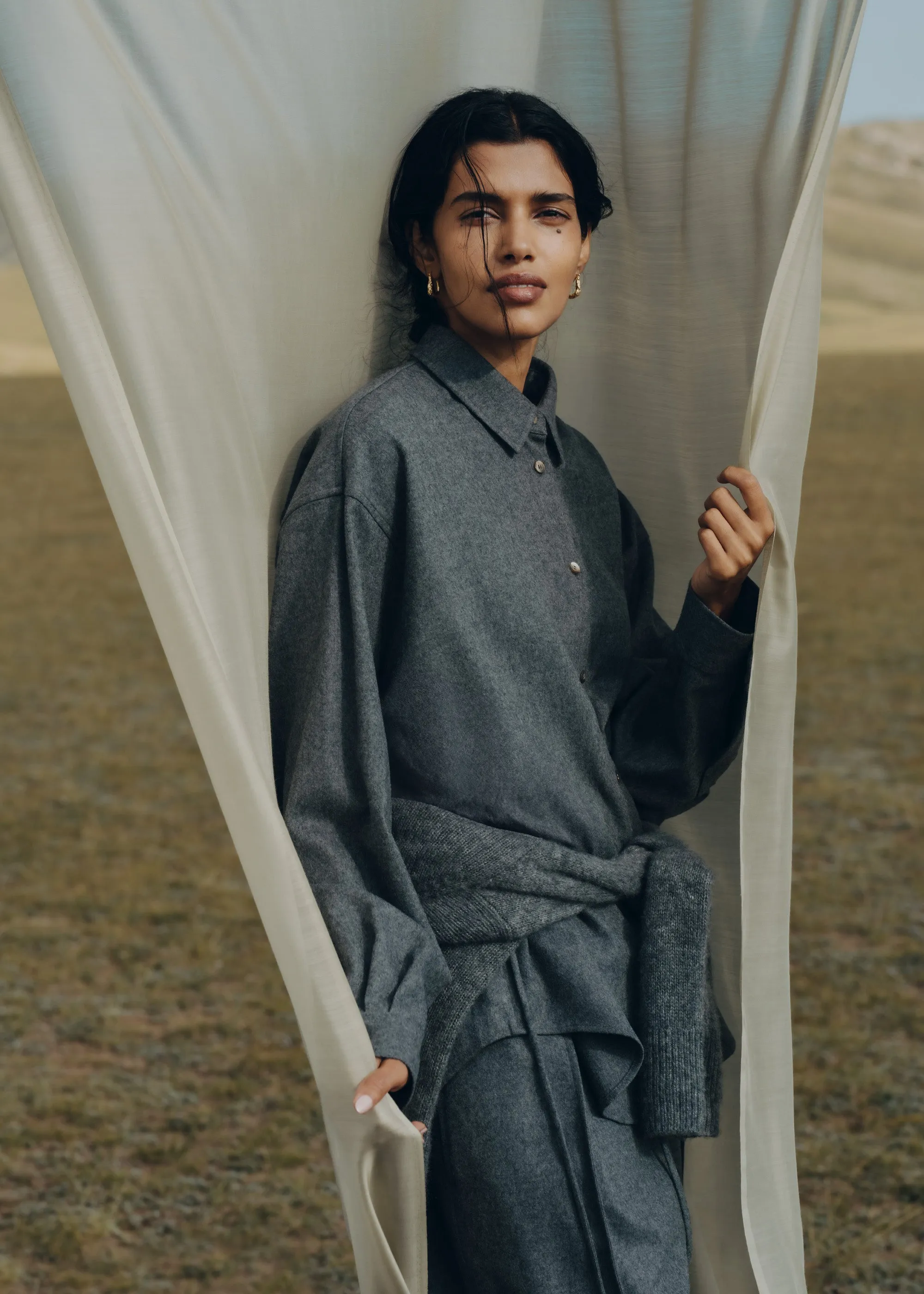 Eroz Slim Hoop Earrings - 24 carat gold-gilded edition sold by Polène product image thumbnail 5