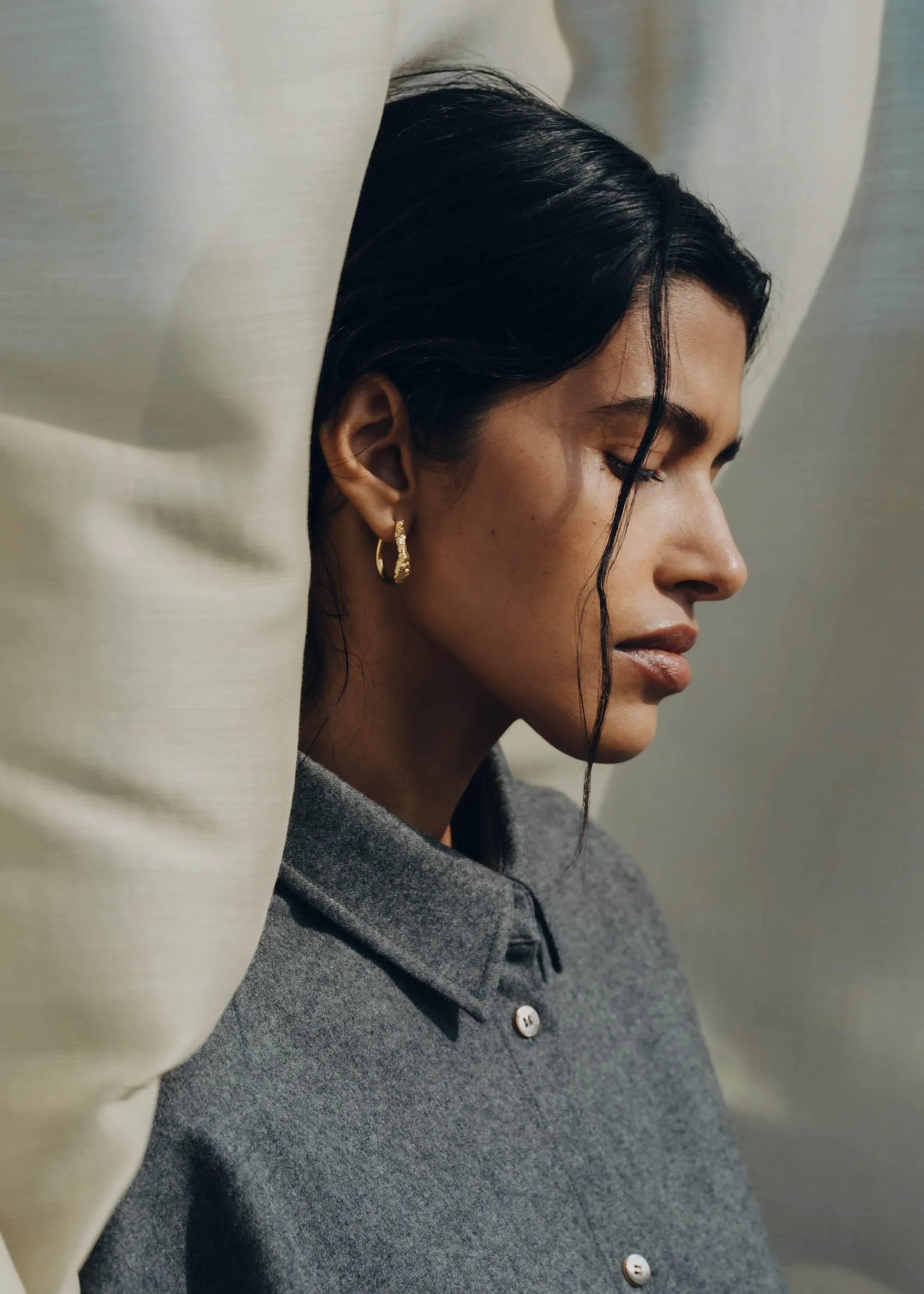 Eroz Slim Hoop Earrings - 24 carat gold-gilded edition sold by Polène product image thumbnail 3