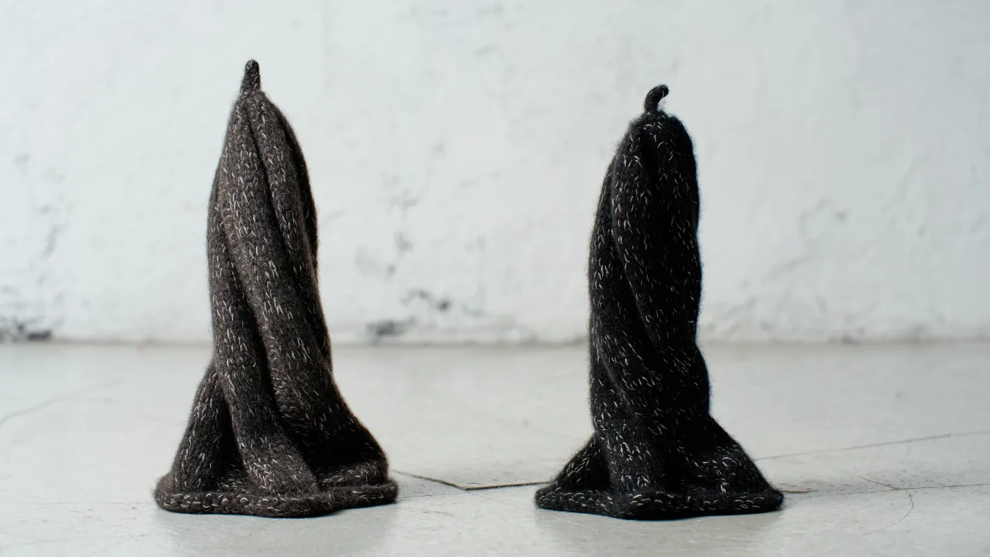 <span>25.2</span><span>"SPIRAL"</span>BEANIE<br>DNA PAPER X M.CASHMERE<br>BLACK sold by taichi murakami