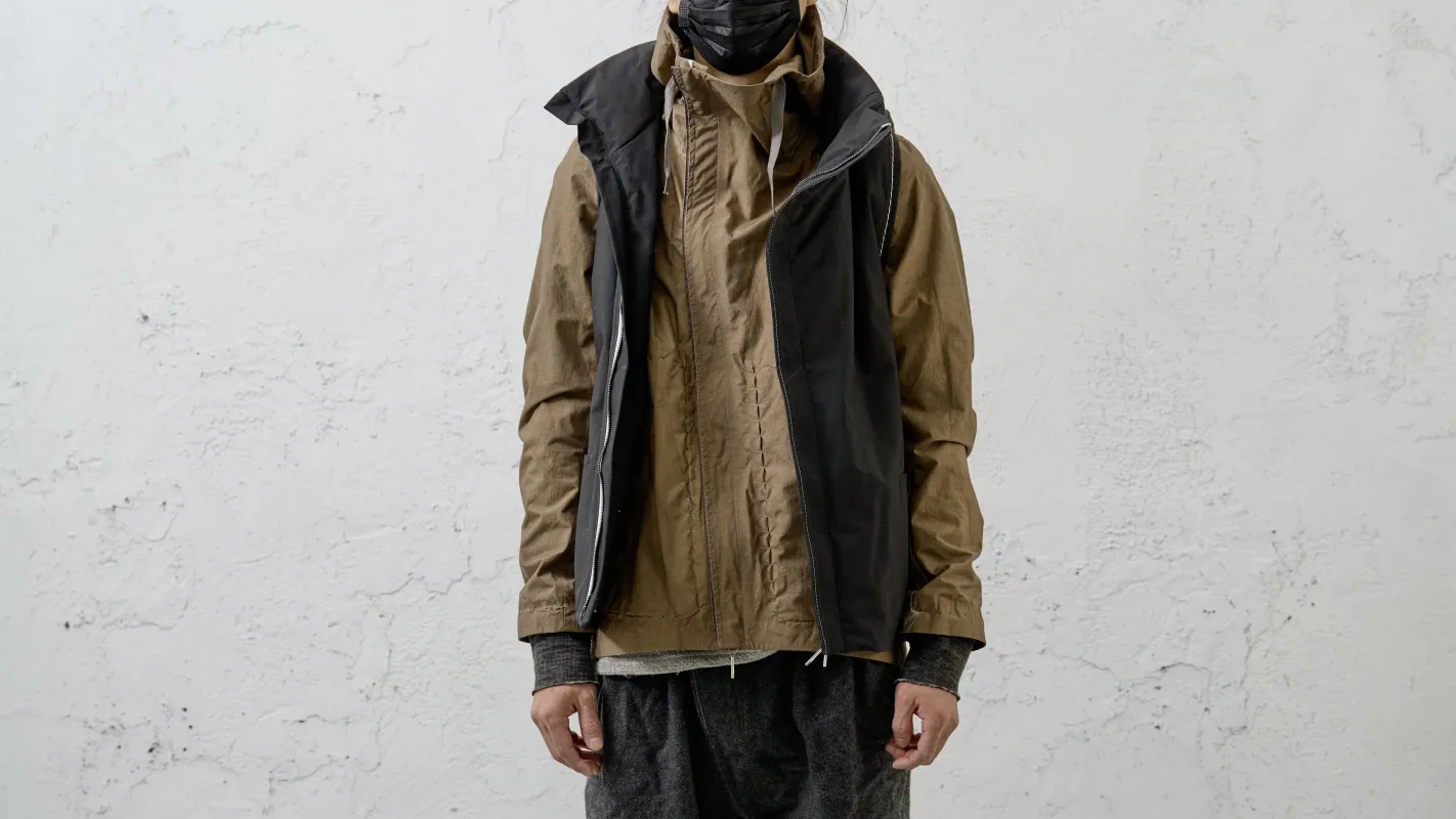 <span>25.2</span><span>"BASIC"</span>HIGHNECK VEST PRIMALOFT<br>3 LAYER NYLON<br>BLACK sold by taichi murakami