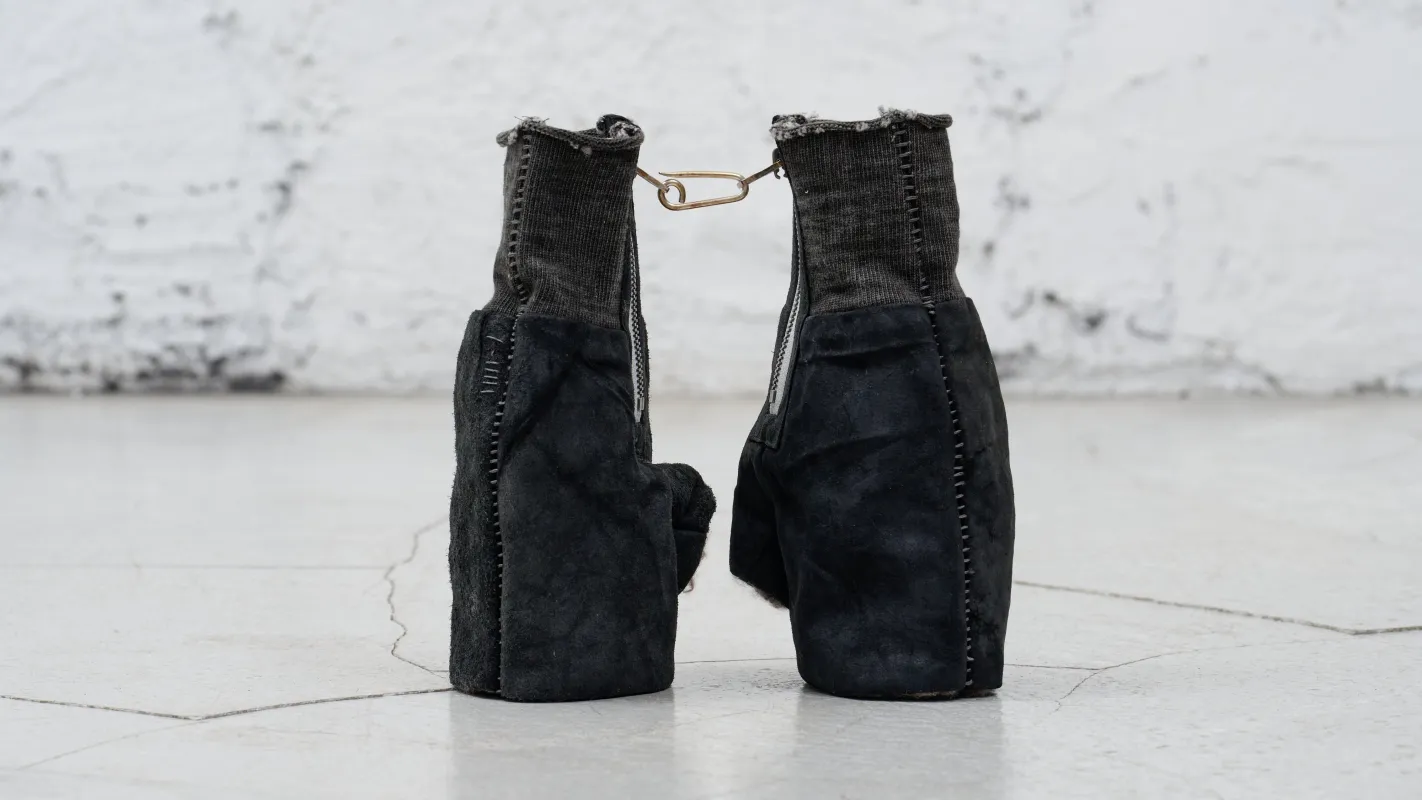 <span>26.2</span><span>"BASIC"</span>GLOVE<br>HORSE FULL GRAIN<br>BLACK REVERSE made by taichi murakami