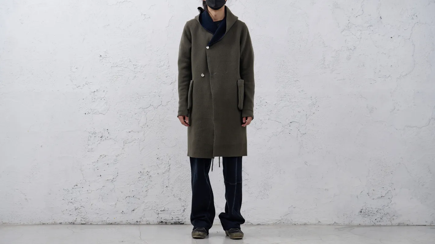 <span>26.2</span><span>"COIN"</span>HOODED COAT<br>M.CASHMERE WFACE<br>BLACK/KHAKI made by taichi murakami