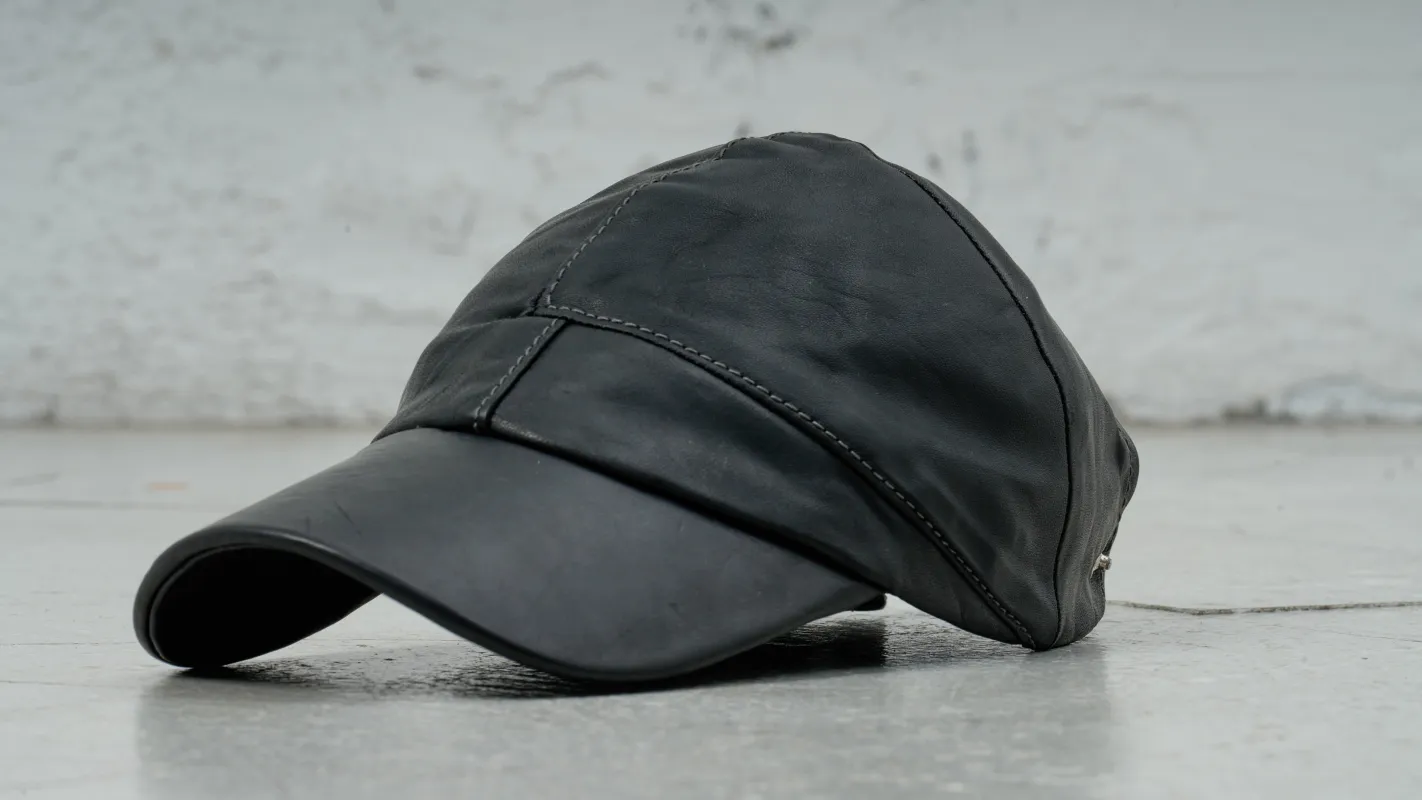 <span>26.1</span><span>"DISPLACEMENT"</span>BASEBALL CAP<br>HORSE FULL GRAIN<br>0 BLACK made by taichi murakami