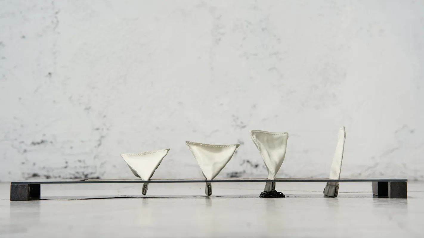 <span>25.1</span><span>"ANGLE"</span>COINCASE START KIT<br>HORSE FULL GRAIN<br>WHITE B1 sold by taichi murakami