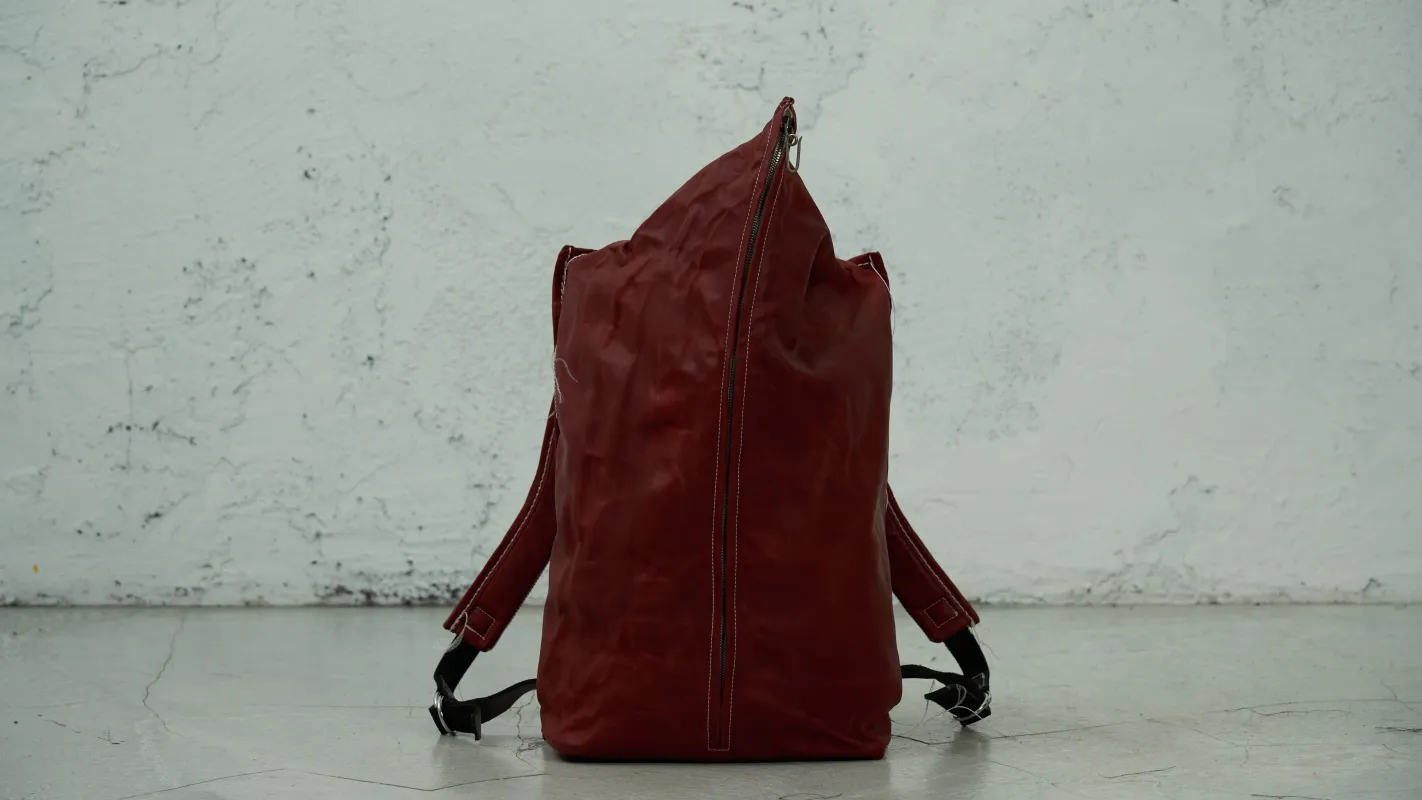 <SPAN>22.1</SPAN><SPAN>" OTHERS "</SPAN>BACKPACK 22.5<BR>HORSE FULL GRAIN<BR>RED made by taichi murakami