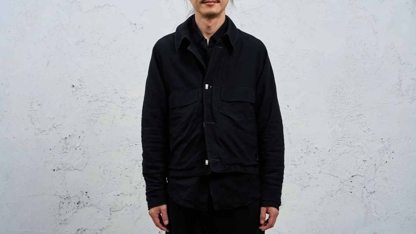 <span>27.1</span><span>"DISPLACEMENT"</span>ARMHOLELESS JACKET <br>SUPER 140' VERGIN WOOL<br>BLACK made by taichi murakami