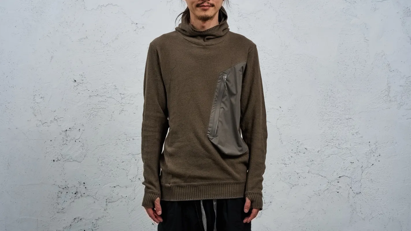 <span>27.1</span><span>"DISPLACEMENT"</span>HOODED POCKET SWEATER<br>COTTON PIQUE<br>OLIVE made by taichi murakami