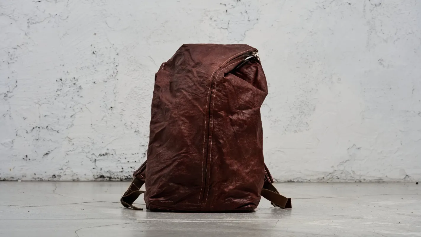 <span>27.1</span><span>"OTHERS"</span>BACKPACK 22.5L<br>RUSSIAN CALF 1.0<br>BROWN made by taichi murakami