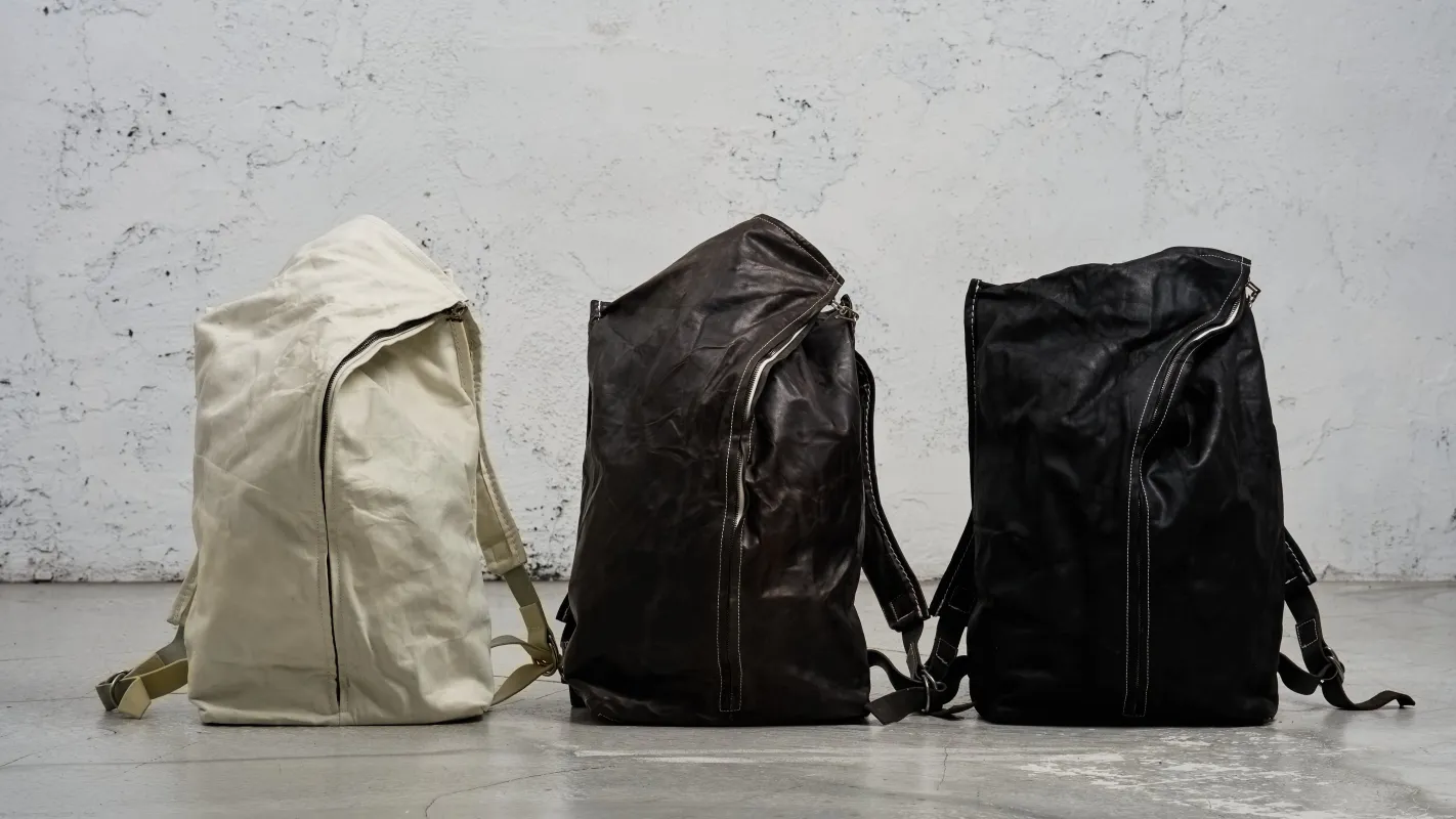 <span>27.1</span><span>"OTHERS"</span>BACKPACK 22.5L<br>HORSE FULL GRAIN 0.8<br>COL.0 BLACK made by taichi murakami