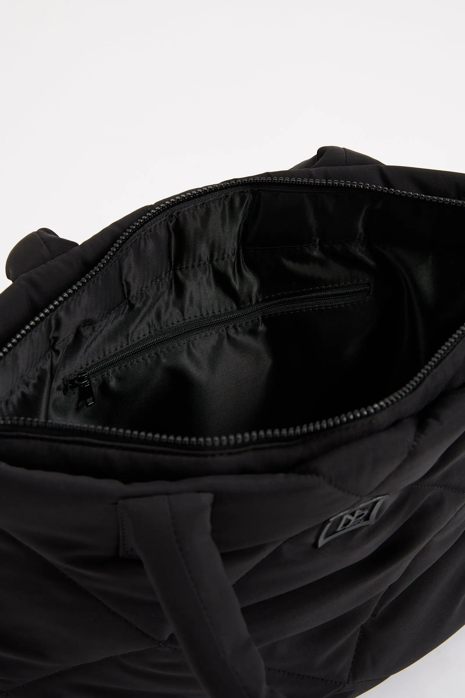 EMMET PUFFER TOTE sold by Nude Lucy product image thumbnail 4