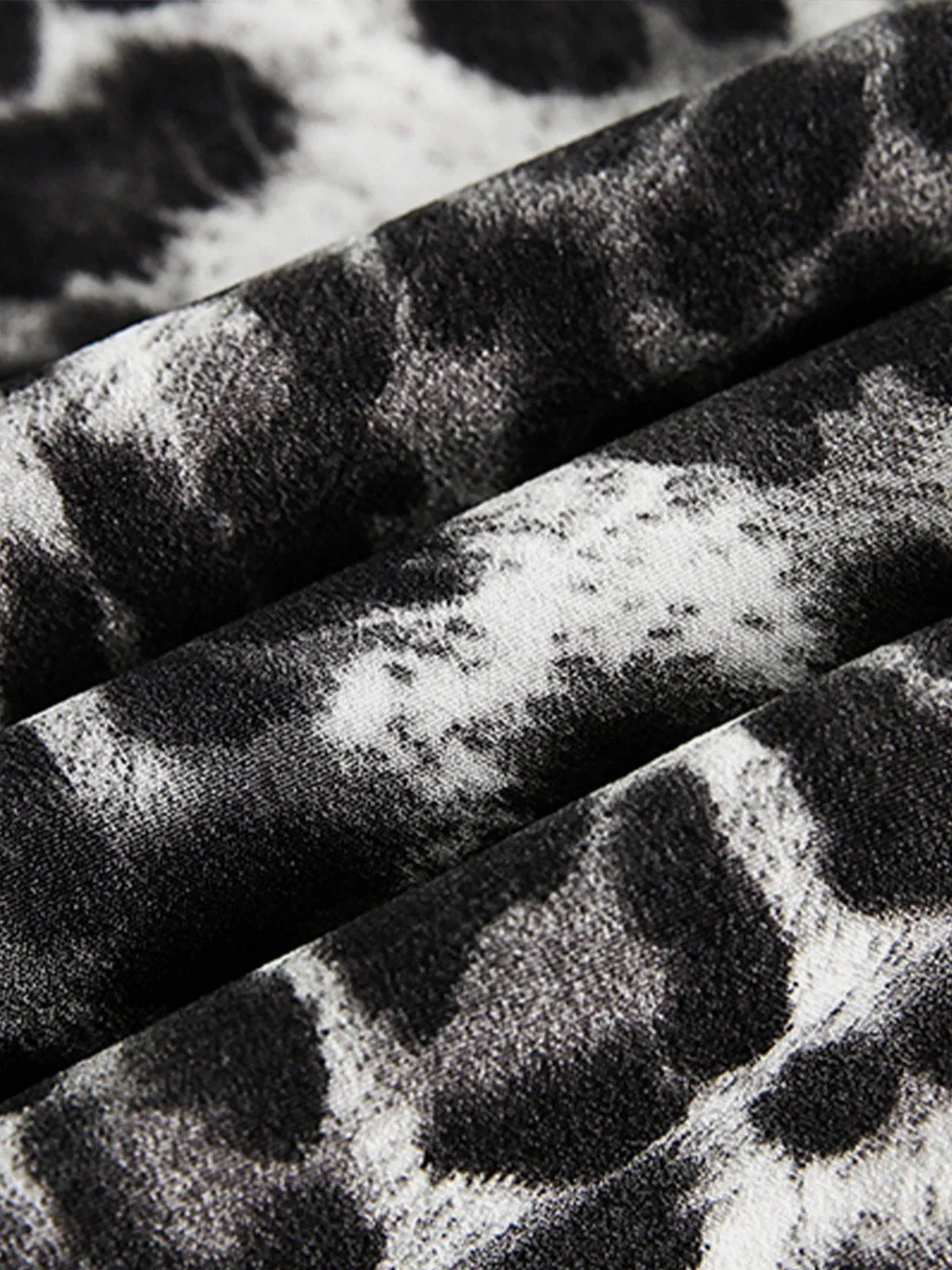 Aelfric Eden Black Leopard Print Short Sleeve Shirt sold by Aelfric Eden product image thumbnail 3