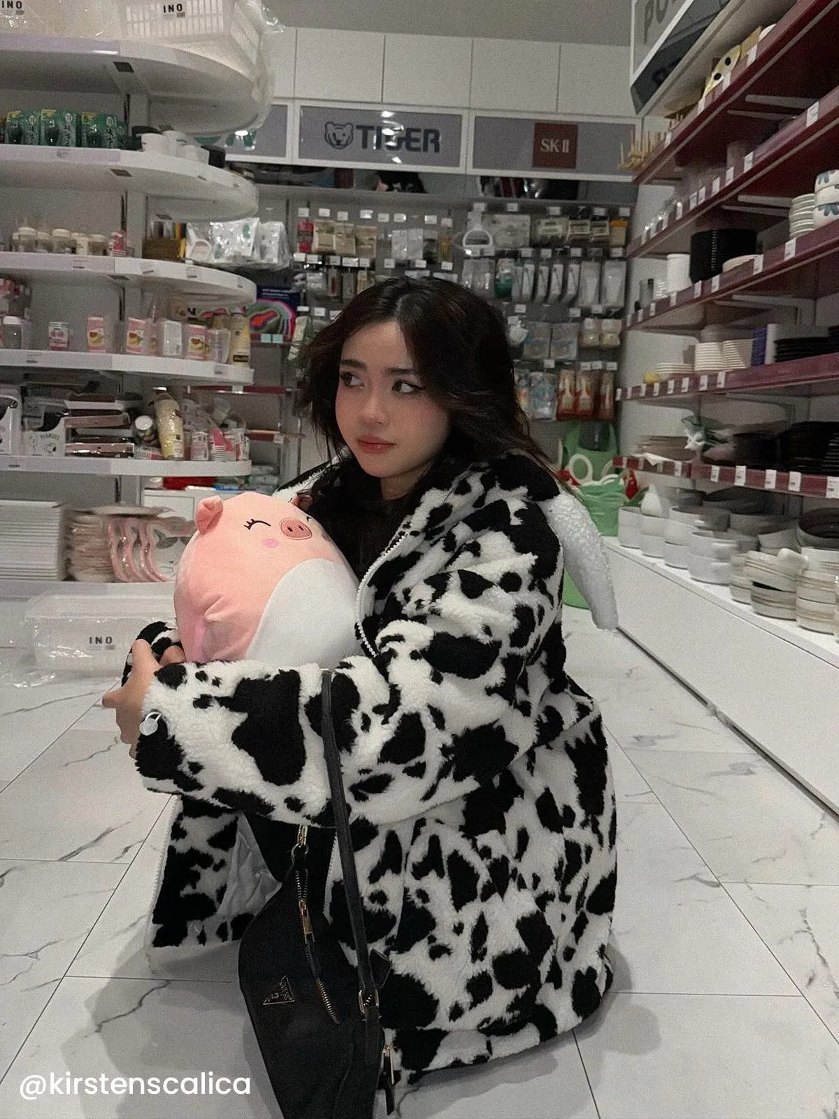 Aelfric Eden Cow Pattern Zip Up Sherpa Coat sold by Aelfric Eden product image thumbnail 3