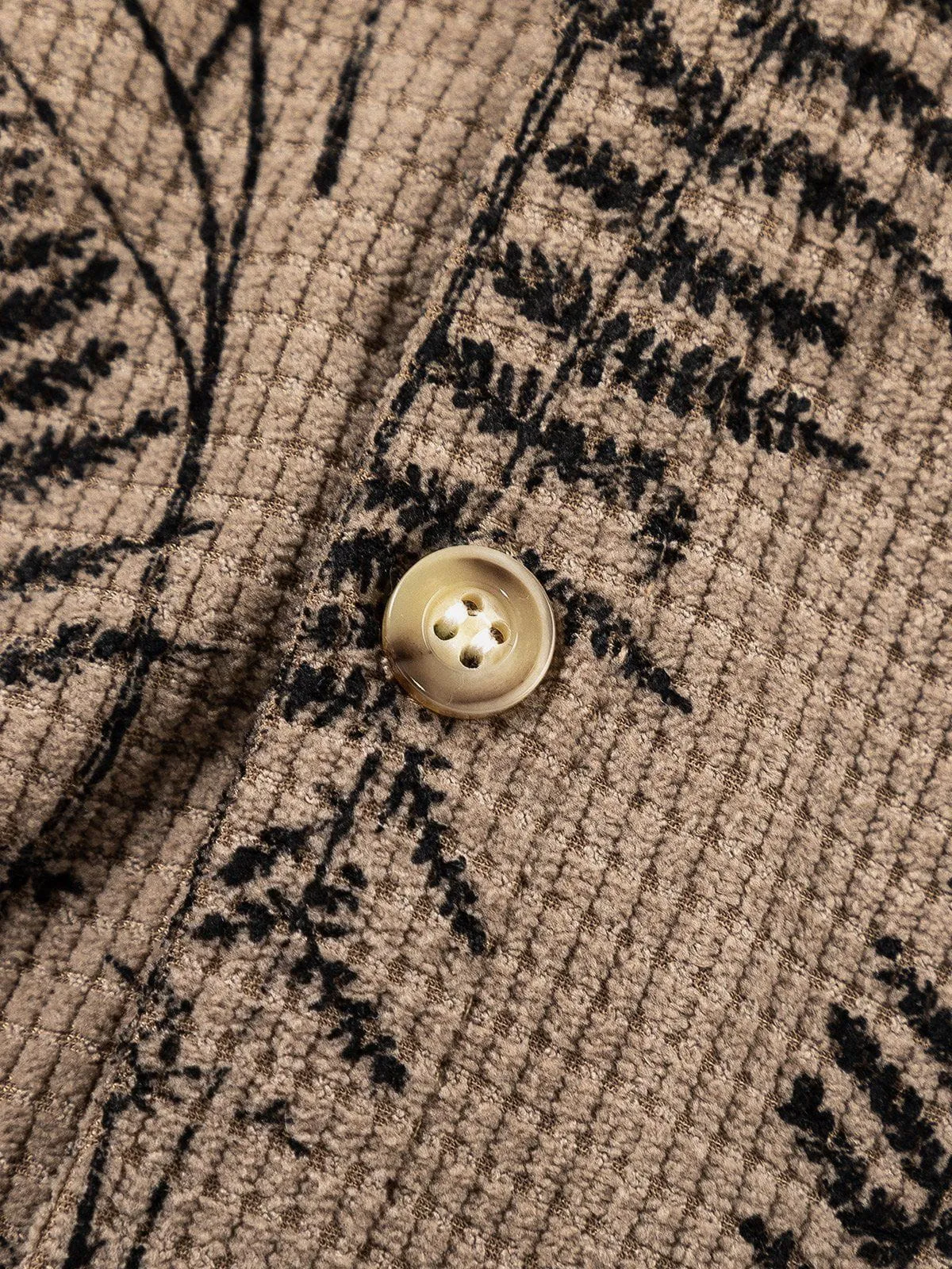 Aelfric Eden Grass Short Sleeve Shirt sold by Aelfric Eden product image thumbnail 4