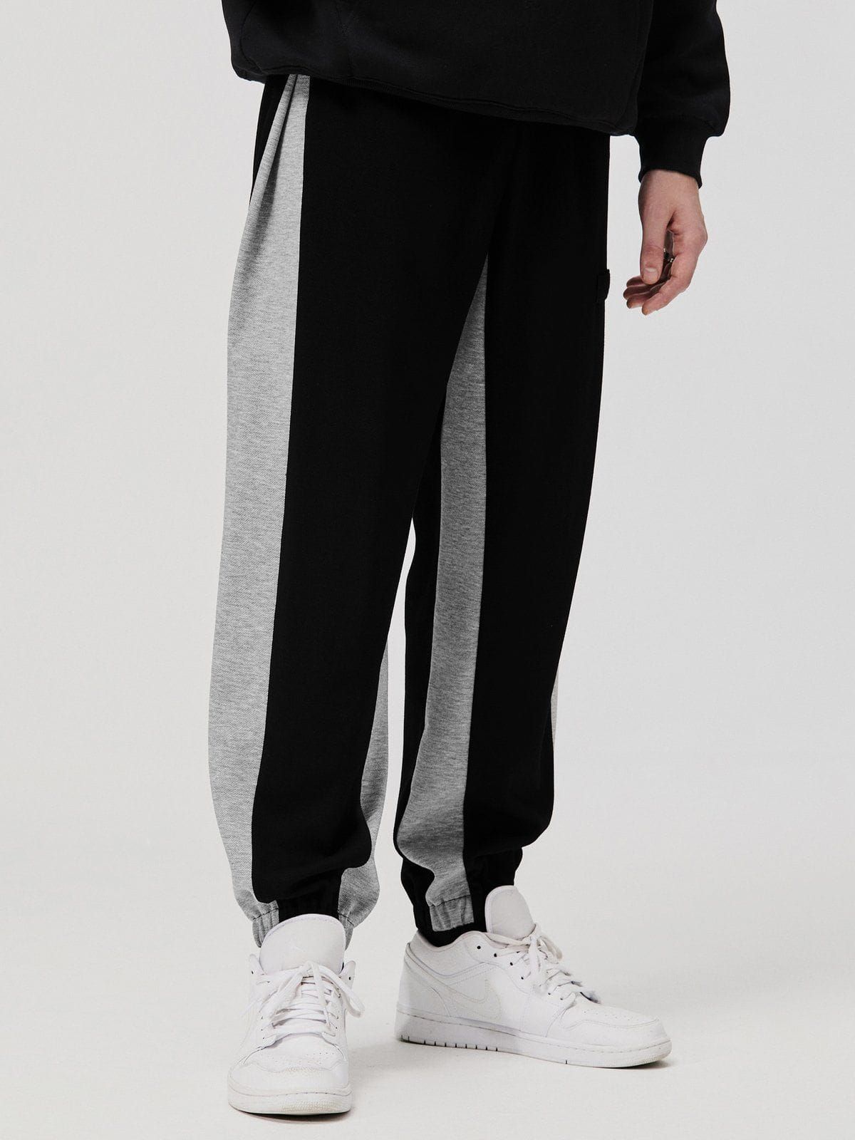 Aelfric Eden Contrast Casual Sweatpants sold by Aelfric Eden product image thumbnail 2