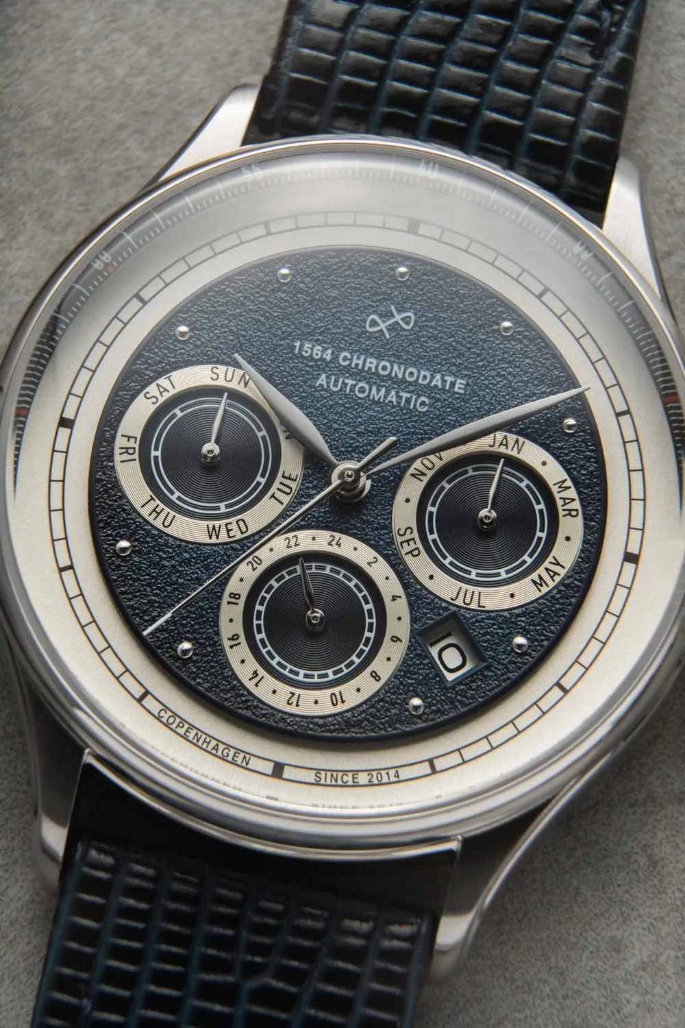 1564 Chronodate Automatic, Steel / Blue sold by About Vintage product image thumbnail 3