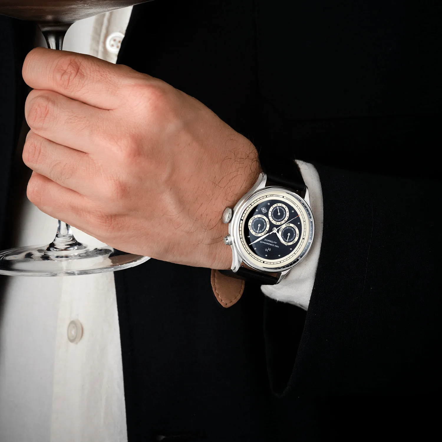 1564 Chronodate Automatic, Steel / Black sold by About Vintage product image thumbnail 2