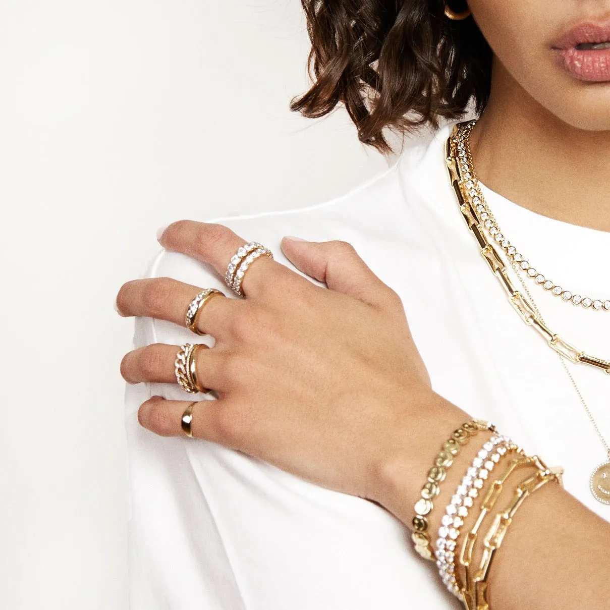 THE SCALLOPED ETERNITY RING sold by Lisa Gozlan product image thumbnail 3