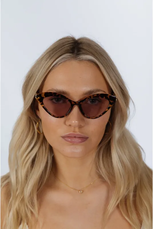 Cat-Eye Sunglasses With Thin Chain Arm Tortoise by SVNX made by Goddiva