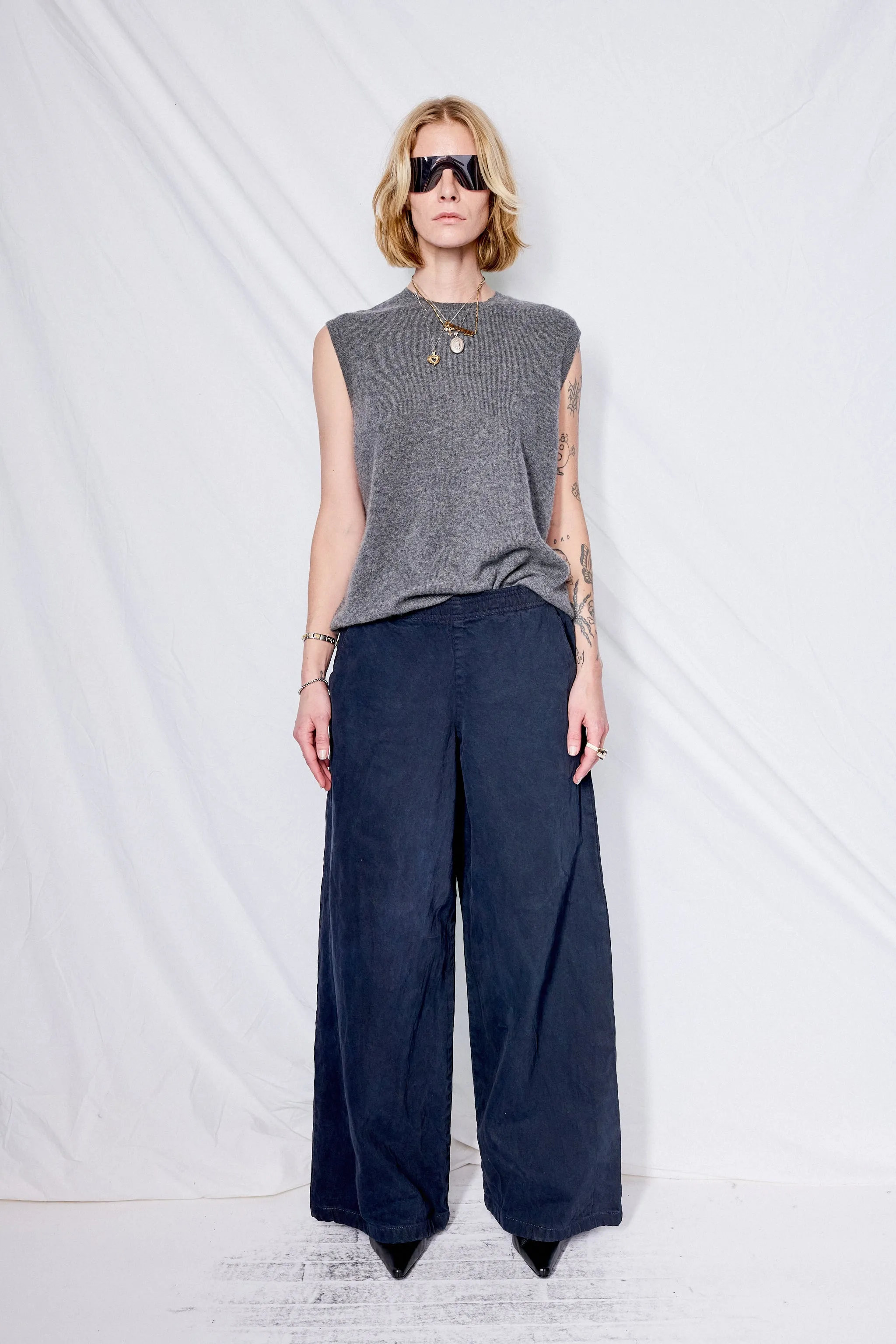 Heather Grey Cashmere Yogi Vest sold by Assembly New York product image thumbnail 3