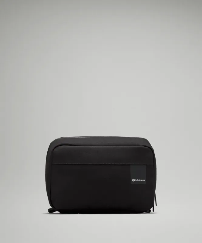 Command the Day Dopp Kit 5L sold by Lululemon