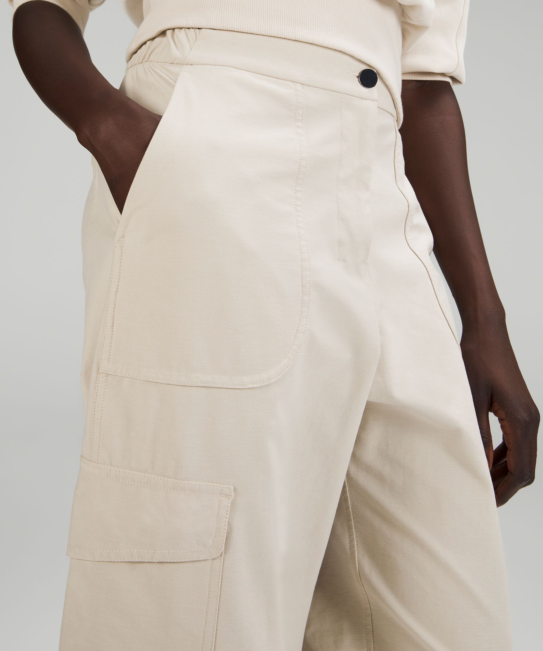 Light Utilitech Cargo Pocket High-Rise Pant sold by Lululemon product image thumbnail 4