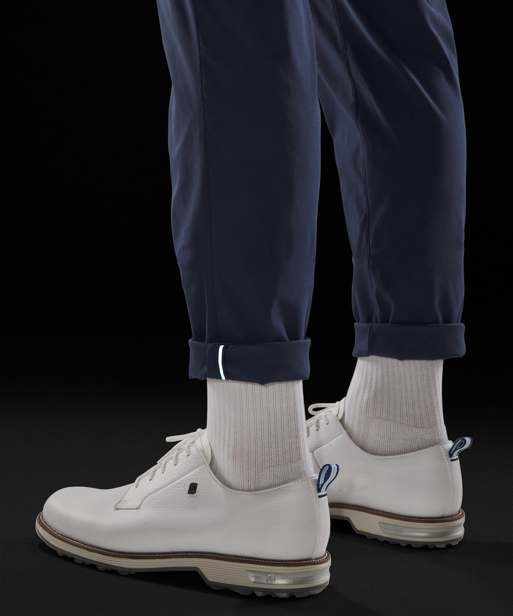 Commission Classic-Tapered Golf Pant 32" sold by Lululemon product image thumbnail 5