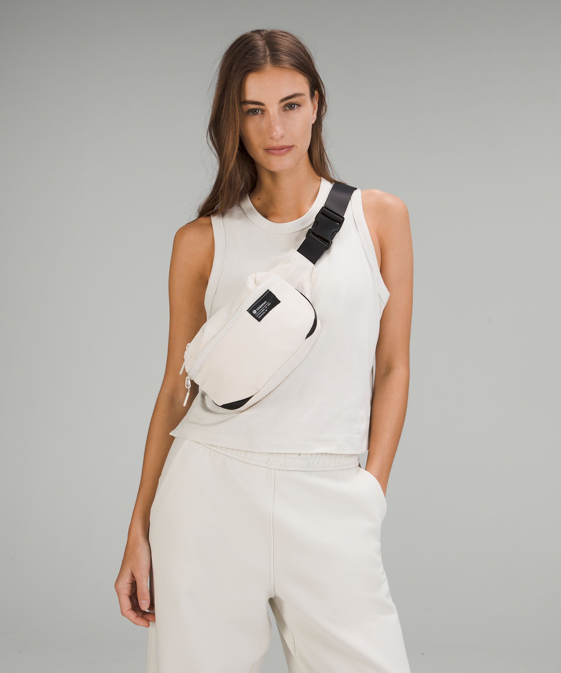 Clean Lines Belt Bag 2L sold by Lululemon product image thumbnail 2