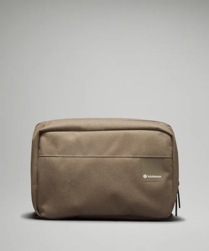 Command the Day Dopp Kit 5L sold by Lululemon