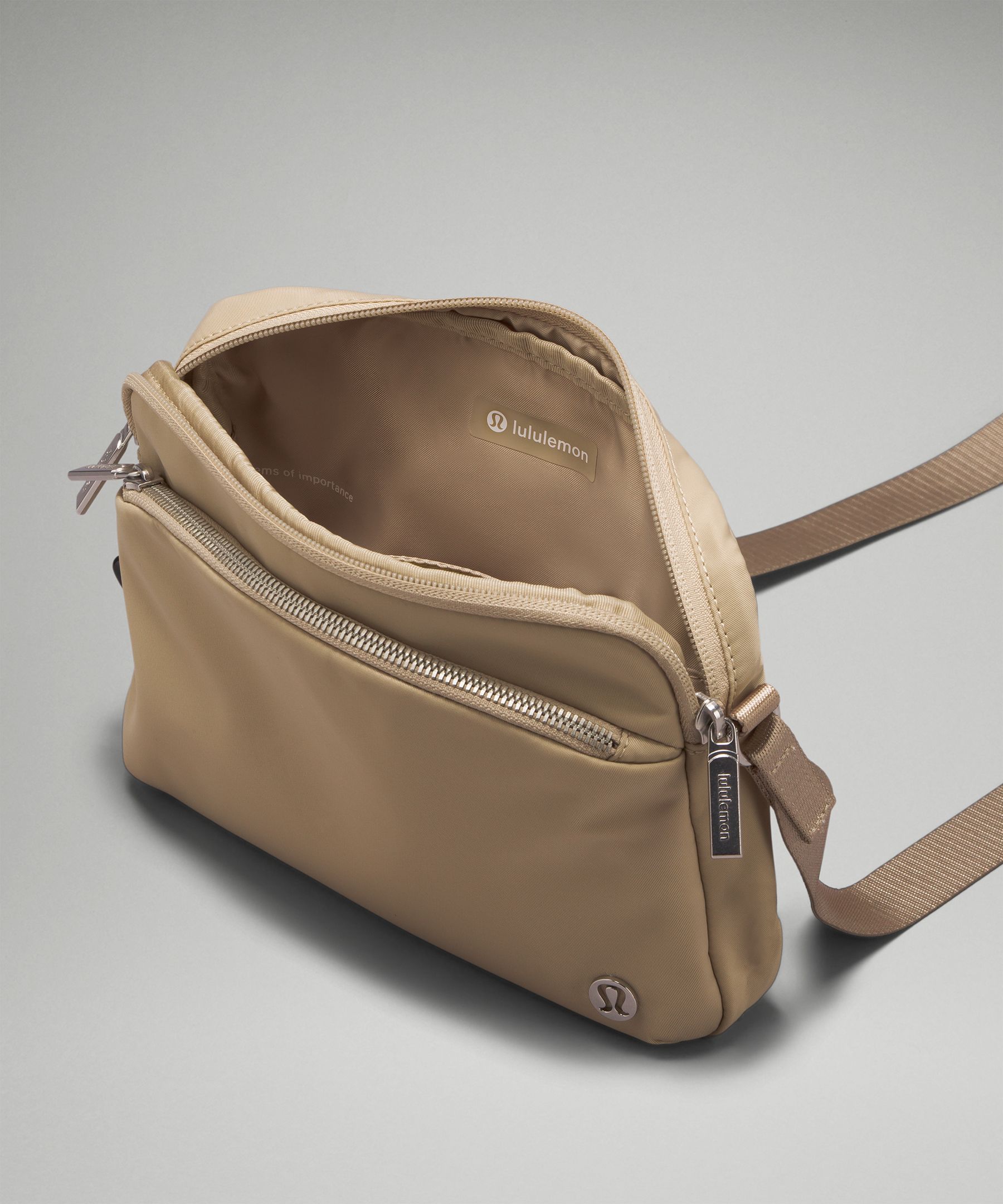 City Adventurer Crossbody Bag 2.5L sold by Lululemon product image thumbnail 4