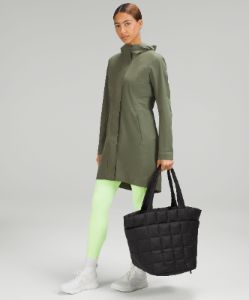 Quilted Grid Tote Bag 26L sold by Lululemon