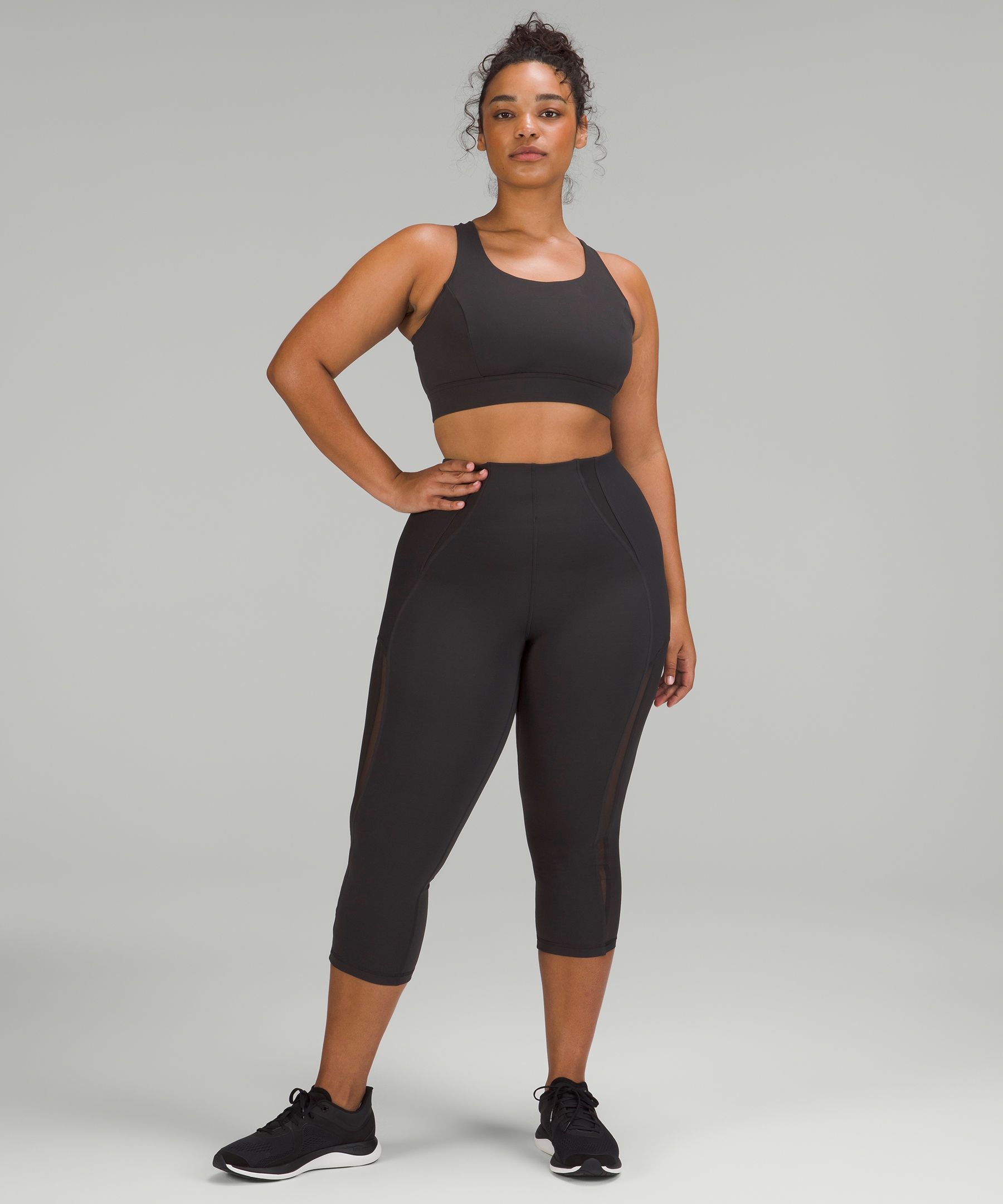 Everlux and Mesh Super-High-Rise Training Crop 21" Online Only sold by Lululemon product image thumbnail 2