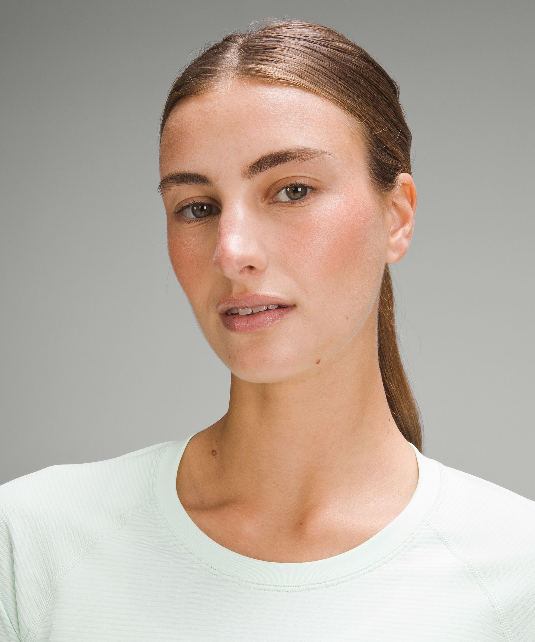 Swiftly Tech Short Sleeve Shirt 2.0 Race Length sold by Lululemon product image thumbnail 4