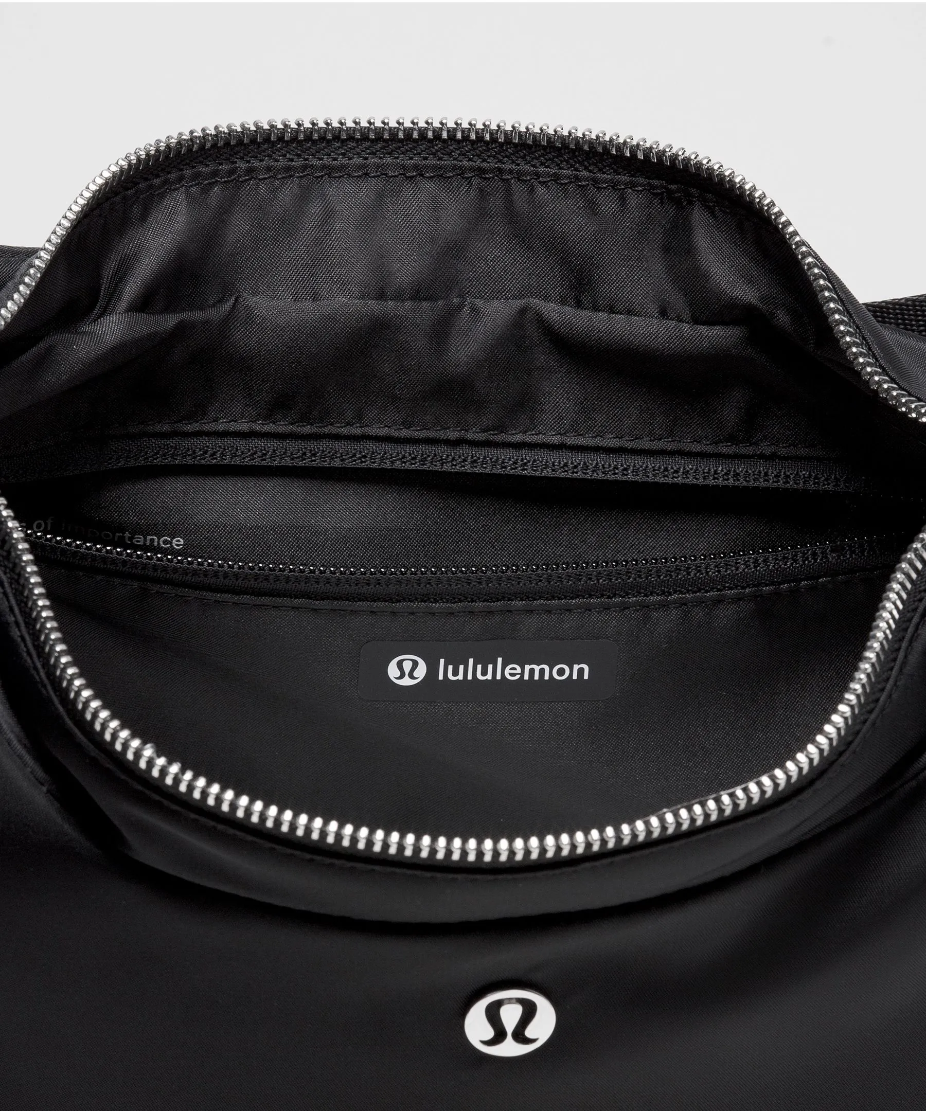 City Essentials Shoulder Bag 4L sold by Lululemon product image thumbnail 5