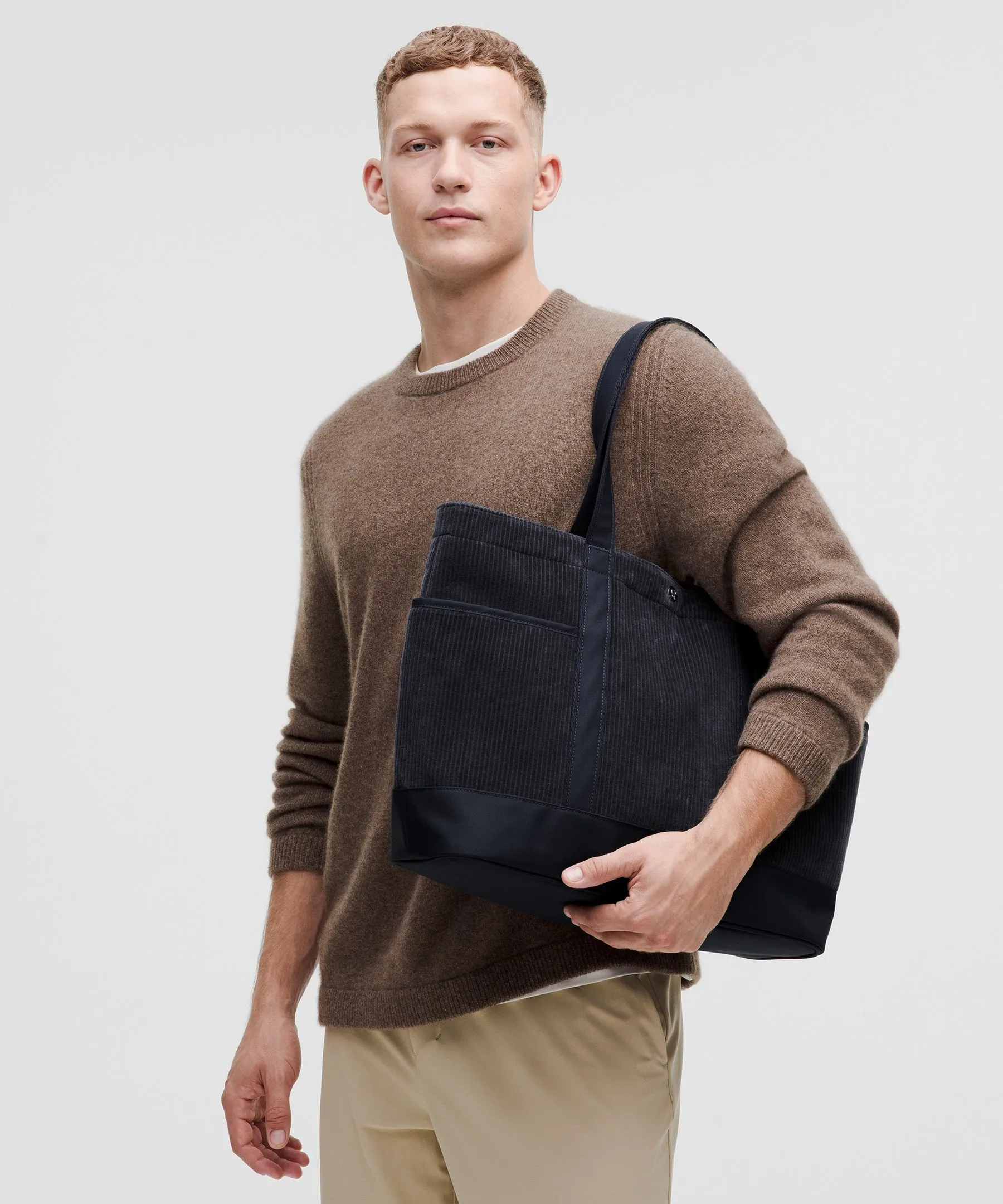 Daily Multi-Pocket Tote Bag 20L *Corduroy sold by Lululemon product image thumbnail 5