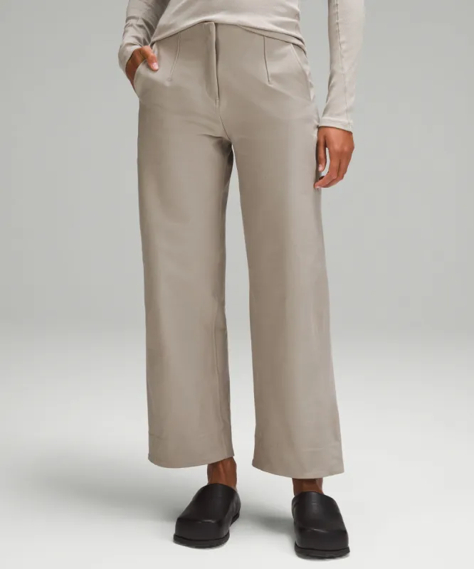 Utilitech Relaxed Mid-Rise Trouser 7/8 Length sold by Lululemon