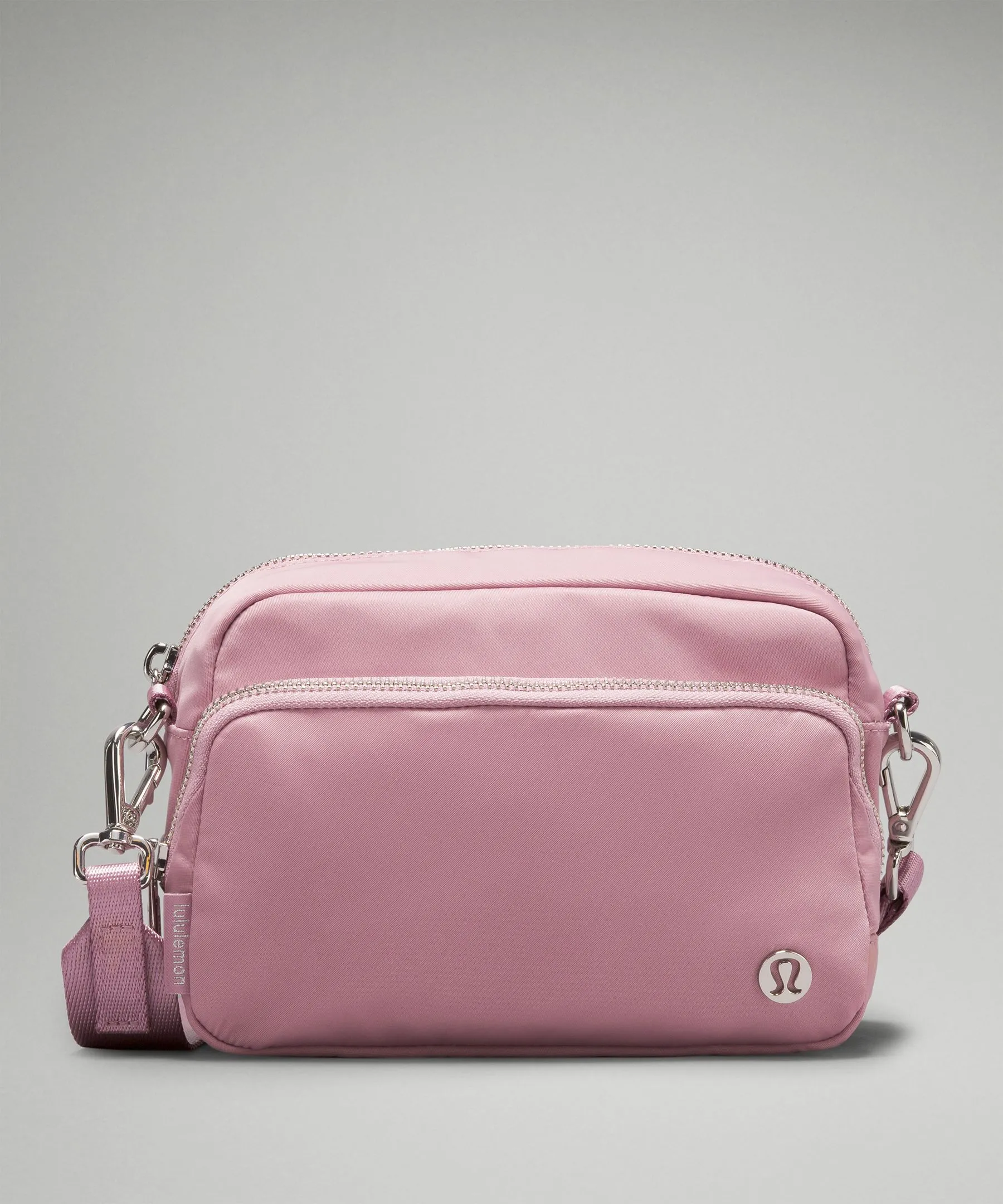 【lululemon】Everywhere スリング バッグ スモール 2L Everywhere スモール スリングバッグ | バッグ | Lululemon JP