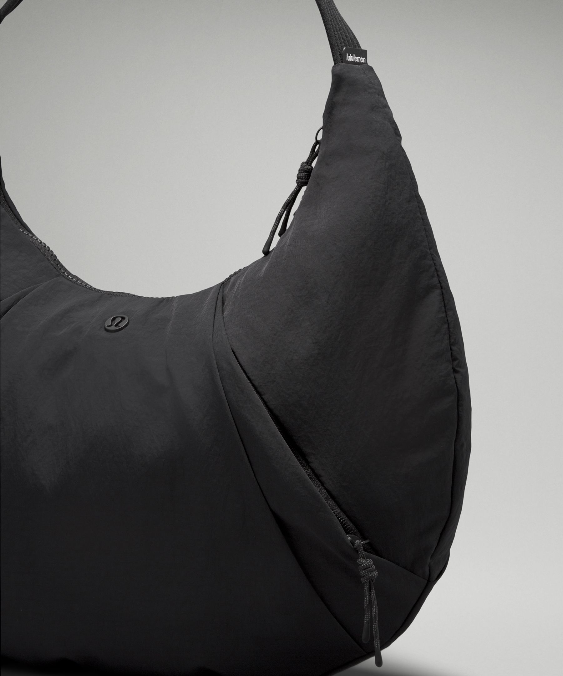 Pleated Shoulder Bag 10L | Parallel