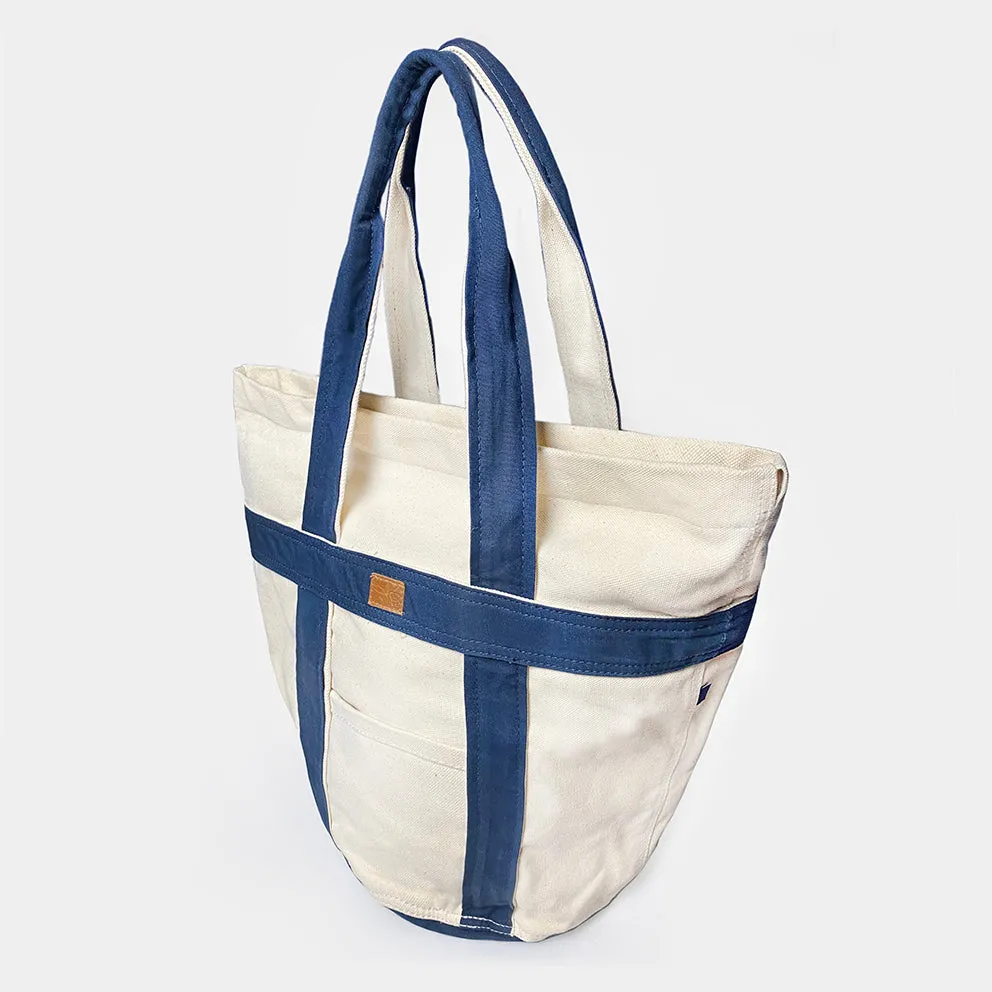 BZEN TOTE16-9ZTN NATURAL CANVAS BODY WITH NAVY TRIM ZIP TOP 16"W x 9"H TOTE BAG-20OZ-NAVY sold by Bzen product image thumbnail 5