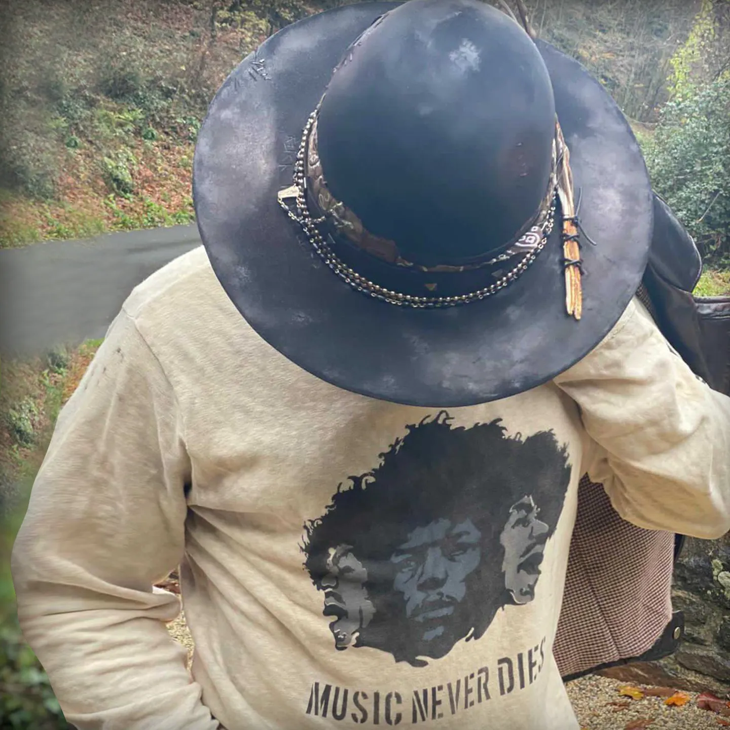 BZEN M.3173-ARI REGULAR FIT LONG SLEEVE CREWNECK SLUB TEE-JIMI-VEGGIE TAN sold by Bzen product image thumbnail 3