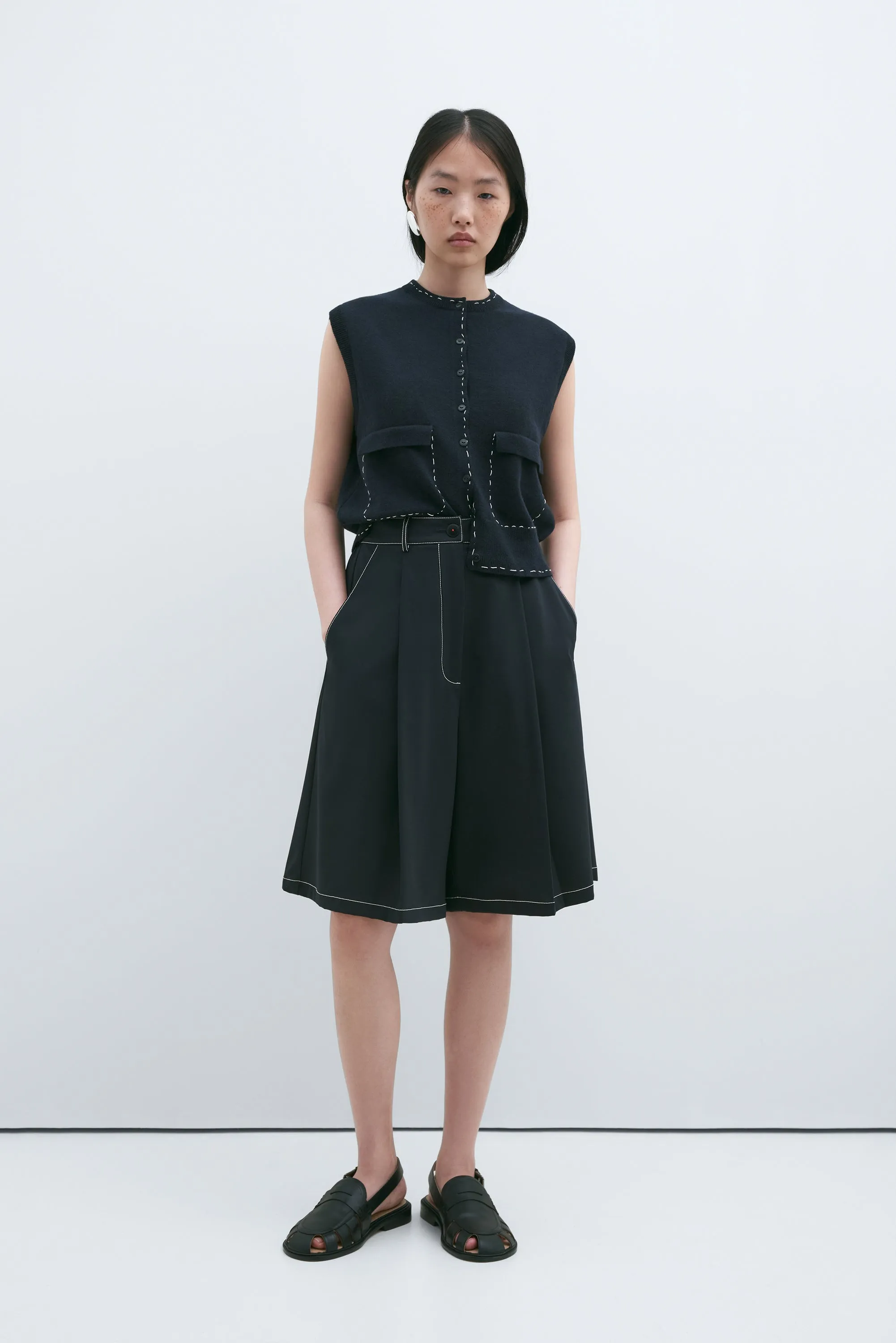 TAILORING STITCHED BERMUDA NAVY sold by Cordera